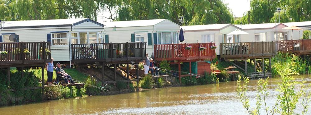 7 Lakes Breaks At 7 Lakes Country Park Crowle  Luaran gambar